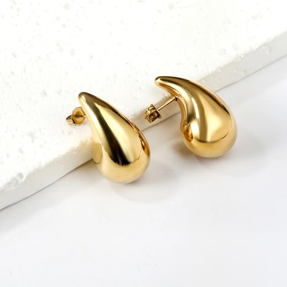 18k plated Gold Teardrop Earrings - Picture 1 of 7